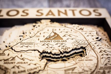 Чем заняться на карантине: фанат GTA 5 вырезал из дерева карту Лос-Сантоса